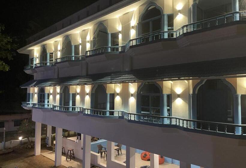 Soul Hostels, Varkala   Black Beach