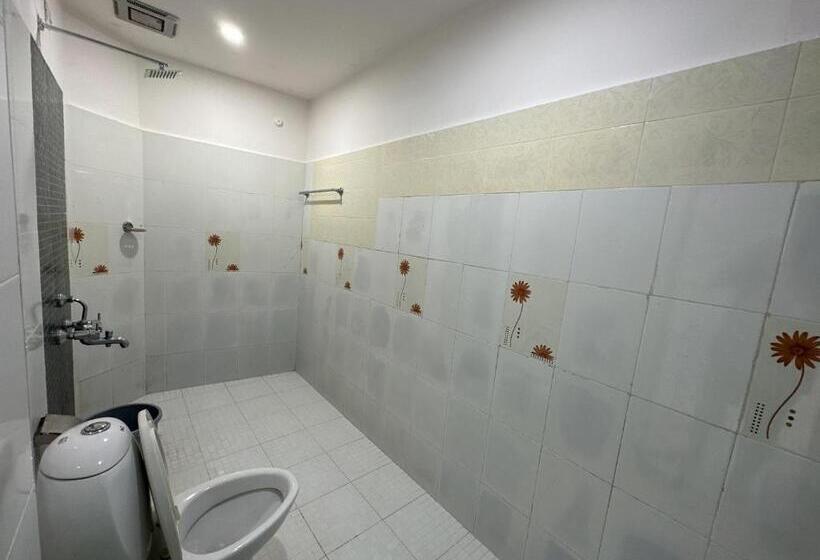 Soul Hostels, Varkala   Black Beach