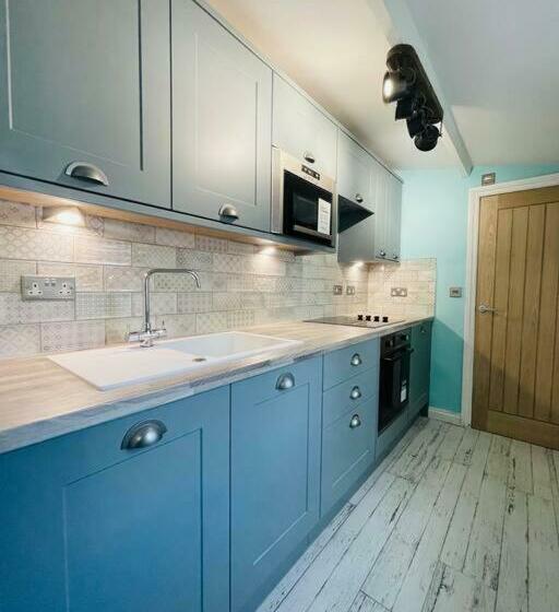 The Rambler S Rest Cottage, Parkgate, Wirral