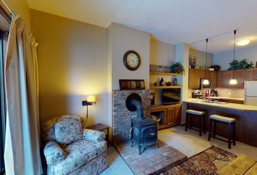 Wintergreen 106   Cozy And Peaceful Condo, Conveniently Located Between Killington And Pittsfield 1