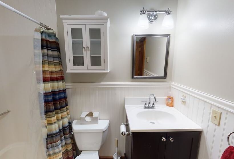 Wintergreen 106   Cozy And Peaceful Condo, Conveniently Located Between Killington And Pittsfield 1