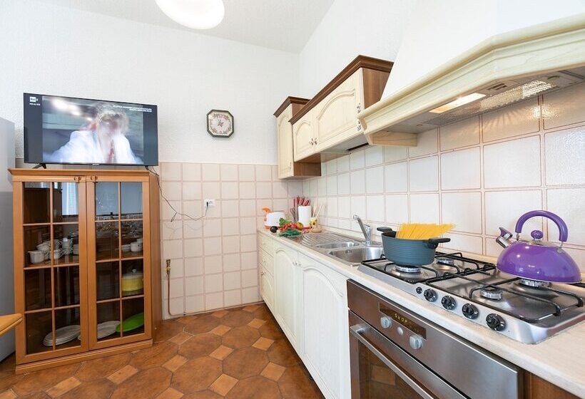 Charming La Gelosia Few Min From Lake   Happy Rentals