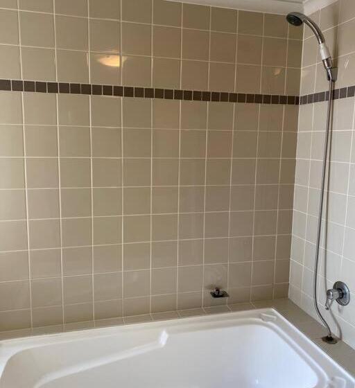 City River Views Free Parking Wifi Netflix Wine