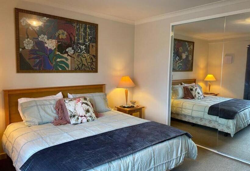 City River Views Free Parking Wifi Netflix Wine