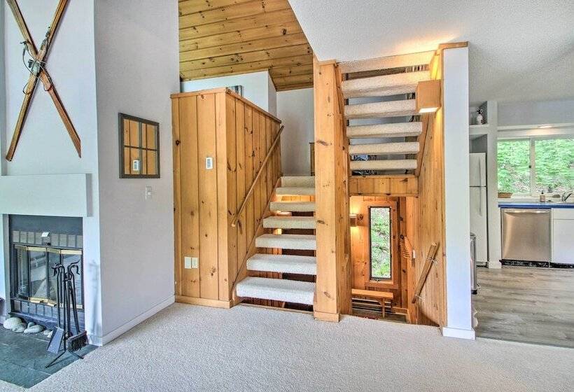 Cozy Lincoln Condo ~ 1 Mi To Loon Mountain!