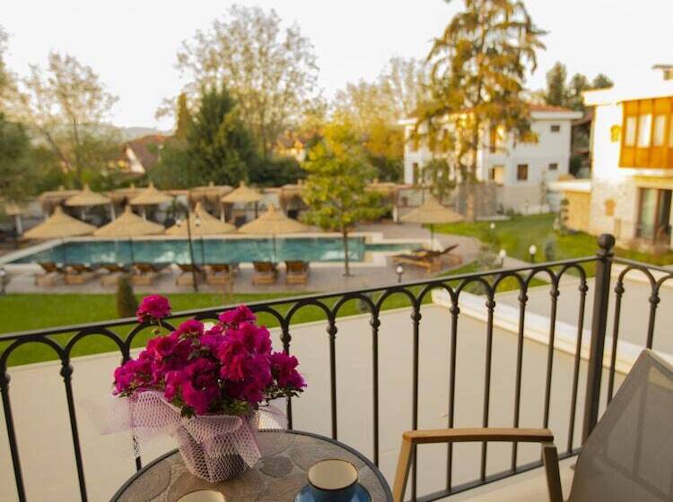 هتل Balturk Garden Sapanca