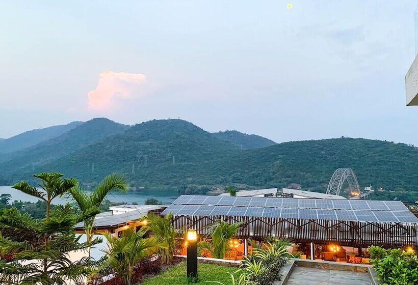 هتل Bridgeview Resort