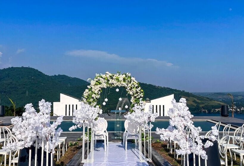 هتل Bridgeview Resort