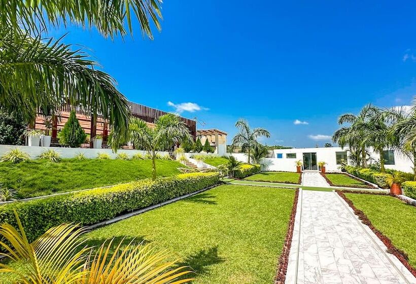 هتل Bridgeview Resort