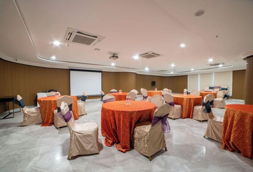 هتل Deccan Serai Grandé , Gachibowli, Hyderabad