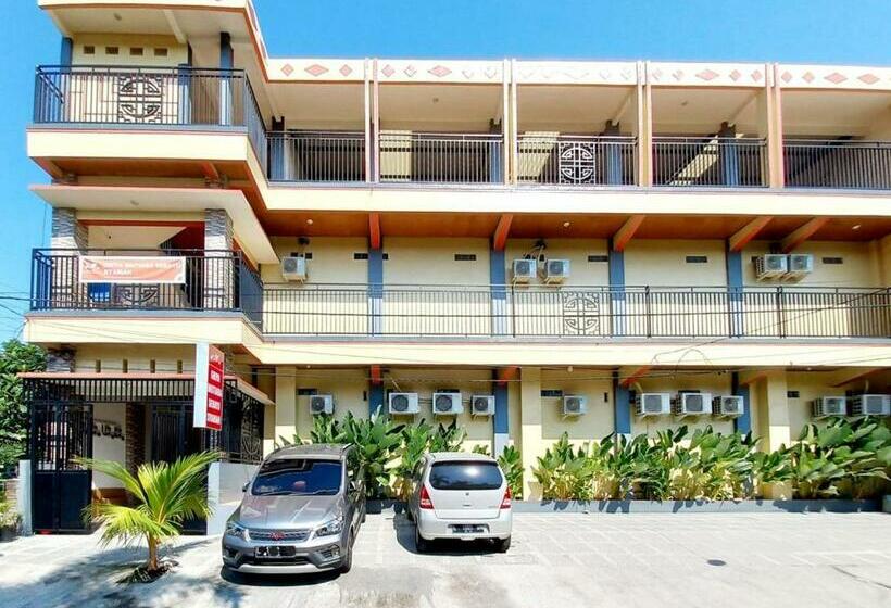 Hotel Griya Mutiara Serayu Syariah Near Univ Merdeka Madiun