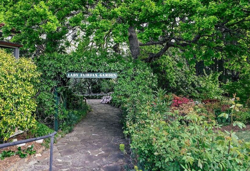 בית מלון כפרי Leura Gardens Resort