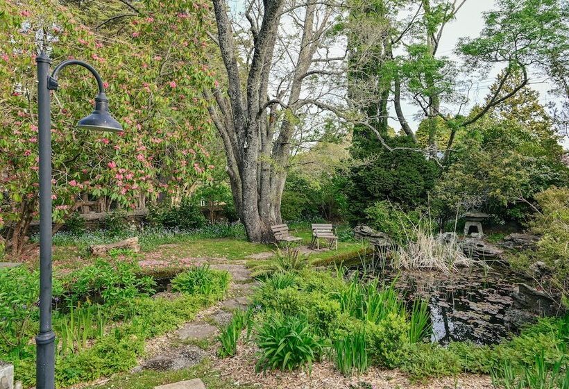 בית מלון כפרי Leura Gardens Resort