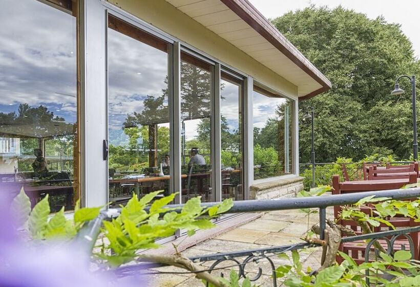 בית מלון כפרי Leura Gardens Resort