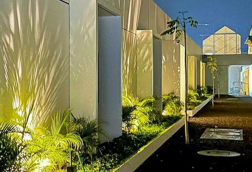 בית מלון כפרי Ofo Kost Premium Kampung Inggris Pare Syariah Mitra Reddoorz