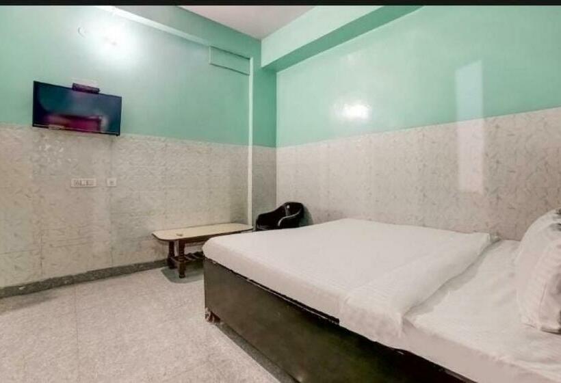 בית מלון כפרי Oyo 86108 Shri Krishna Homestay