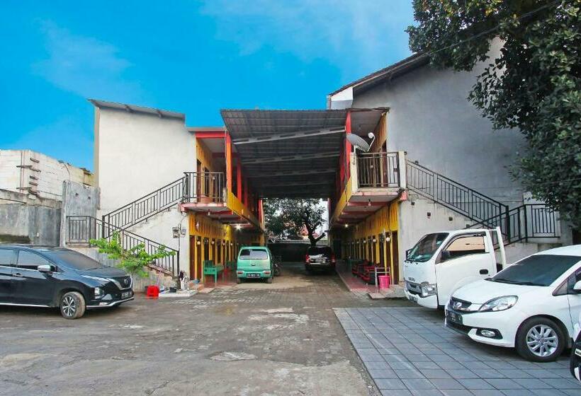 Отель Oyo 91474 Srikaya 1