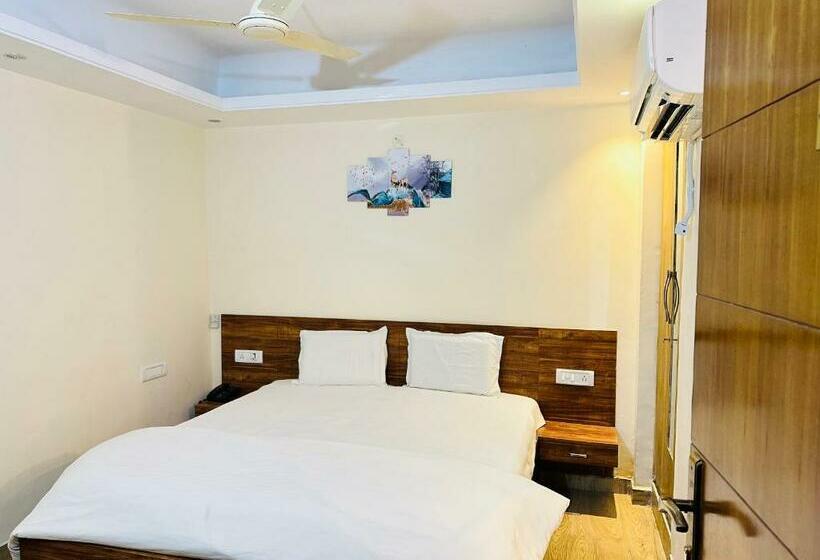 Отель The Four Seasons