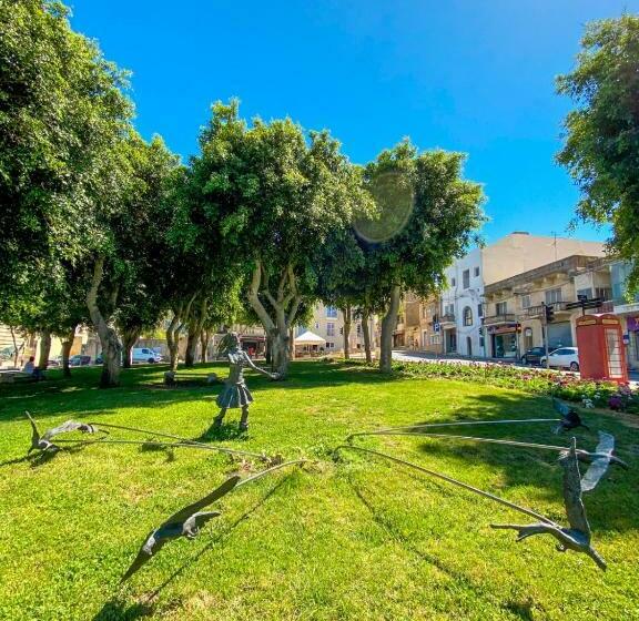 هتل Townhouse17 Boutique Bed & Breakfast