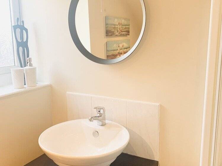 Inviting Townhouse In Bedlington