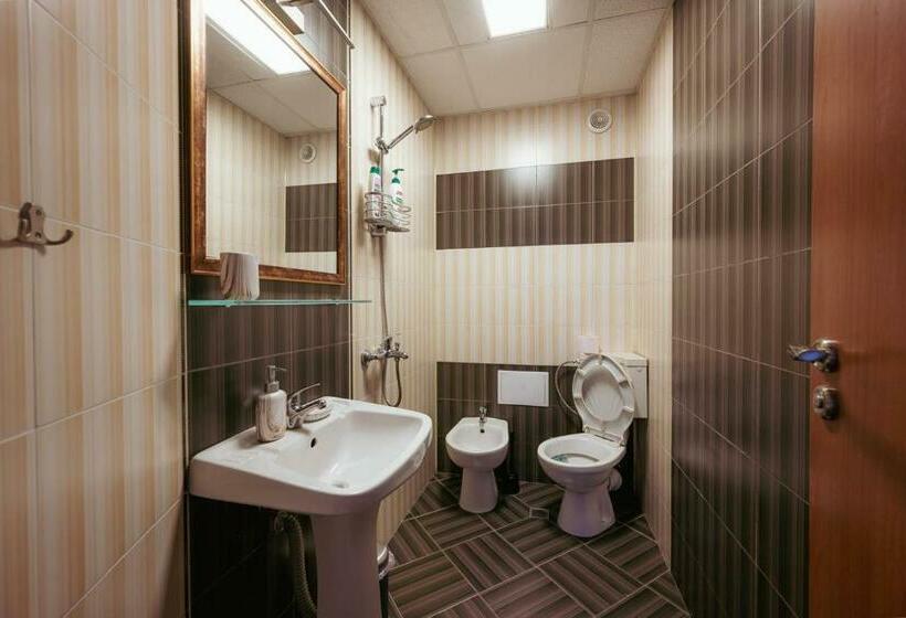 Luxury Art 4 Apartment