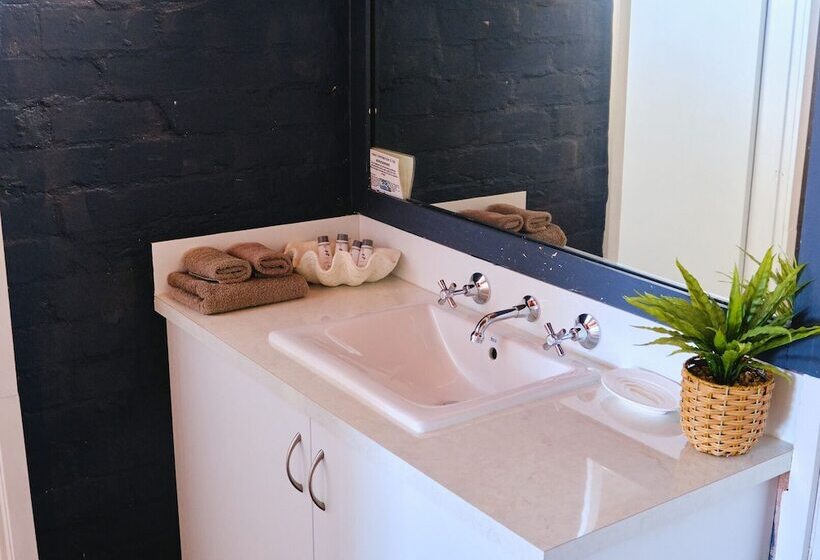 Mallacoota Hotel Motel