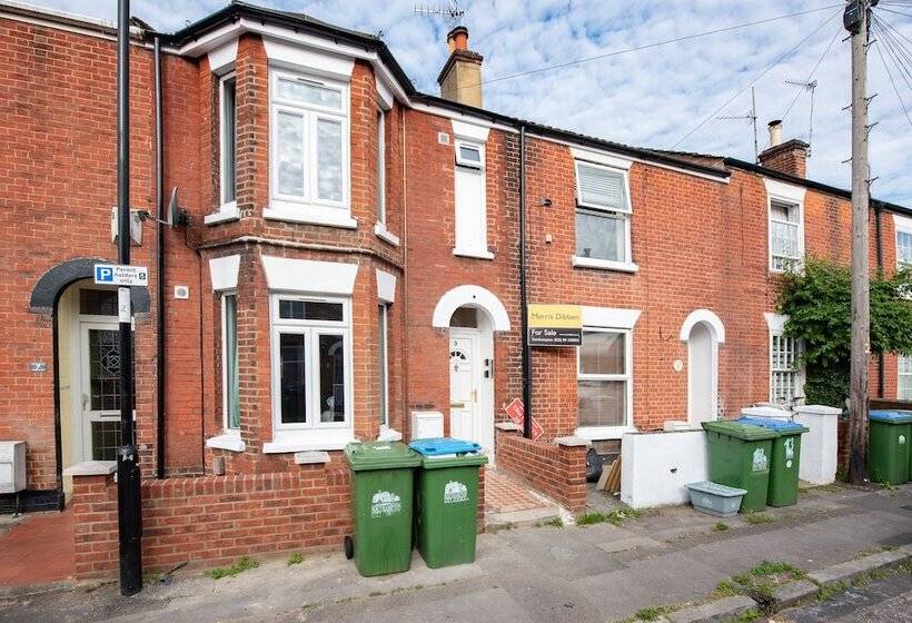 Modern Studio Apartments In Castle St