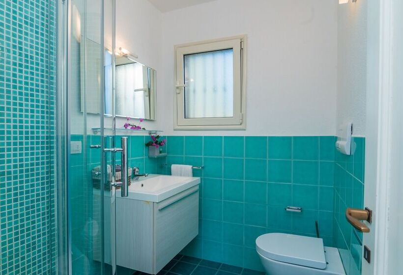 Piazzetta Casa Paola 200m From The Sea