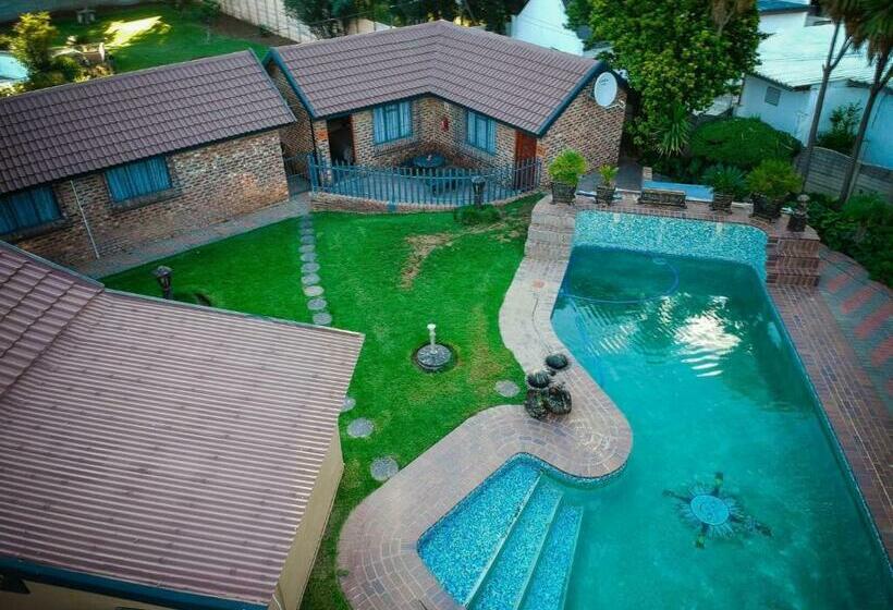 مبيت وإفطار Goldfields Gardens Guesthouse