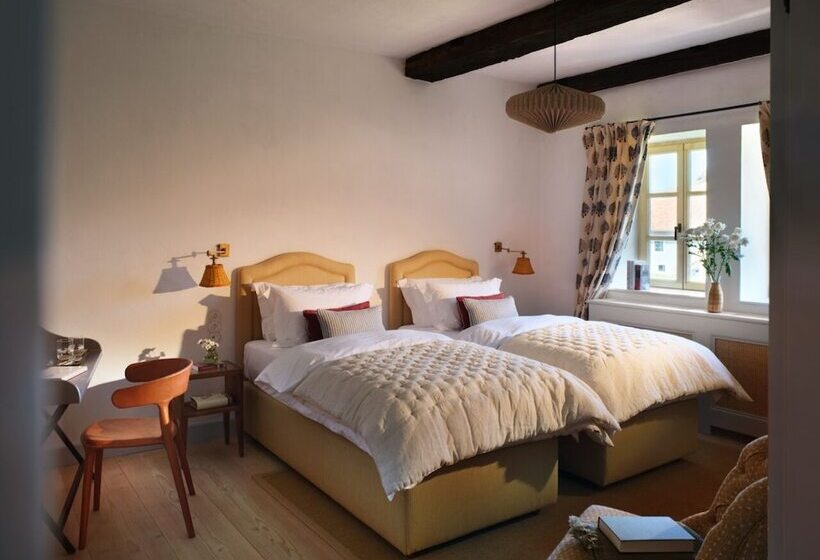 Отель Bethlen Estates Transylvania