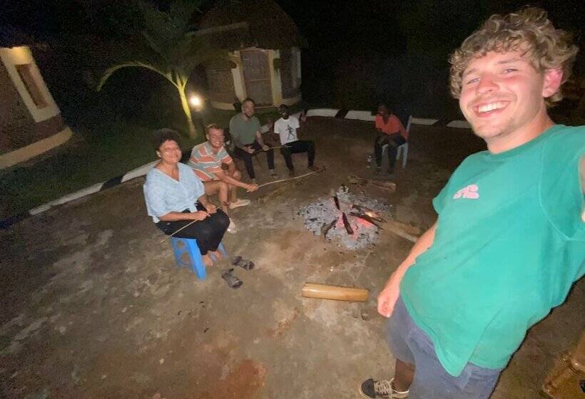 پانسیون Plastic Bottles House