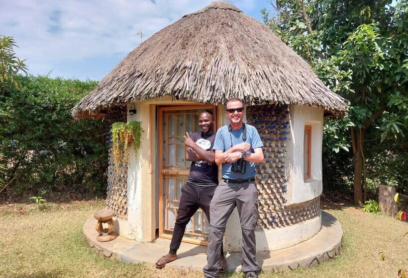 پانسیون Plastic Bottles House