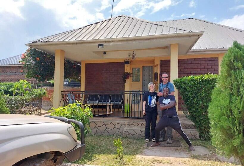 پانسیون Plastic Bottles House