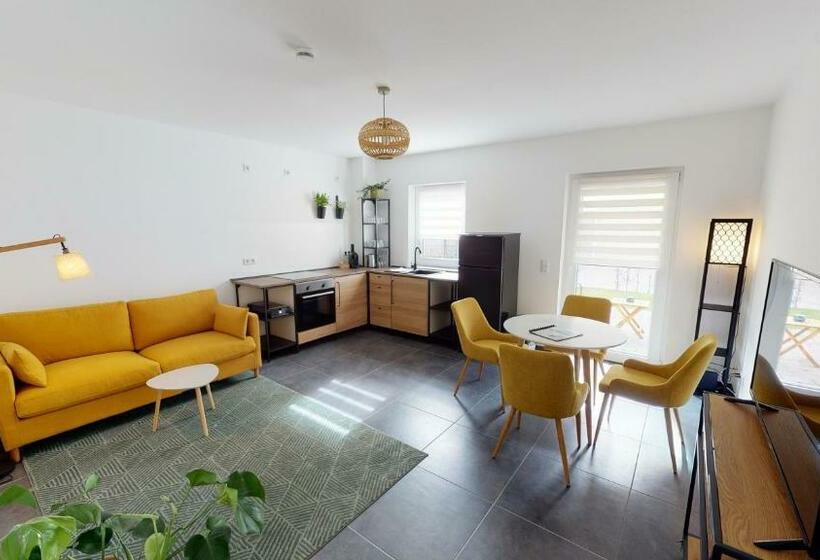 Travel Art Boardinghouse