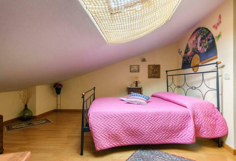 مبيت وإفطار La Mansarda Di Daniela