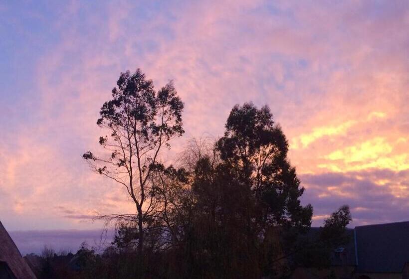 ベッドアンドブレックファースト Le Manoir Des Doyens Loft   Sleeps 8   Breakfast Included!