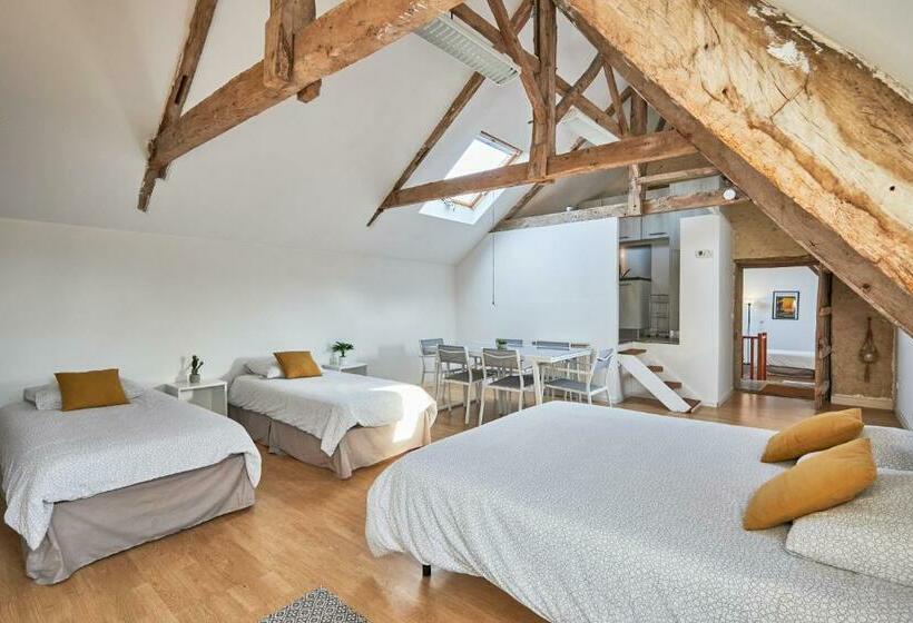 ベッドアンドブレックファースト Le Manoir Des Doyens Loft   Sleeps 8   Breakfast Included!