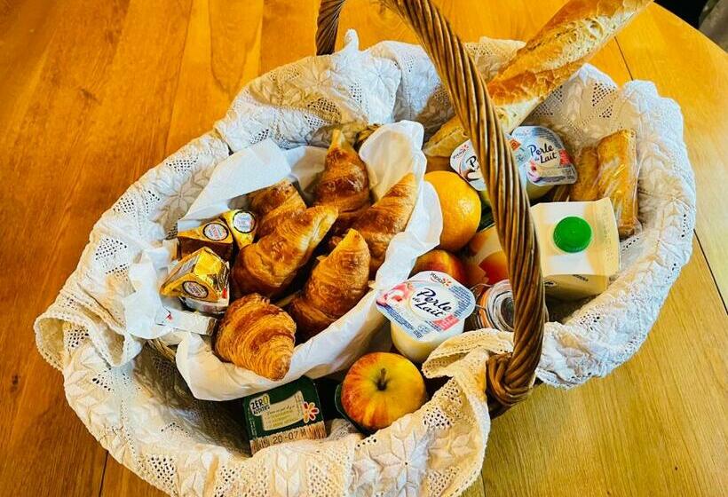 ベッドアンドブレックファースト Le Manoir Des Doyens Loft   Sleeps 8   Breakfast Included!