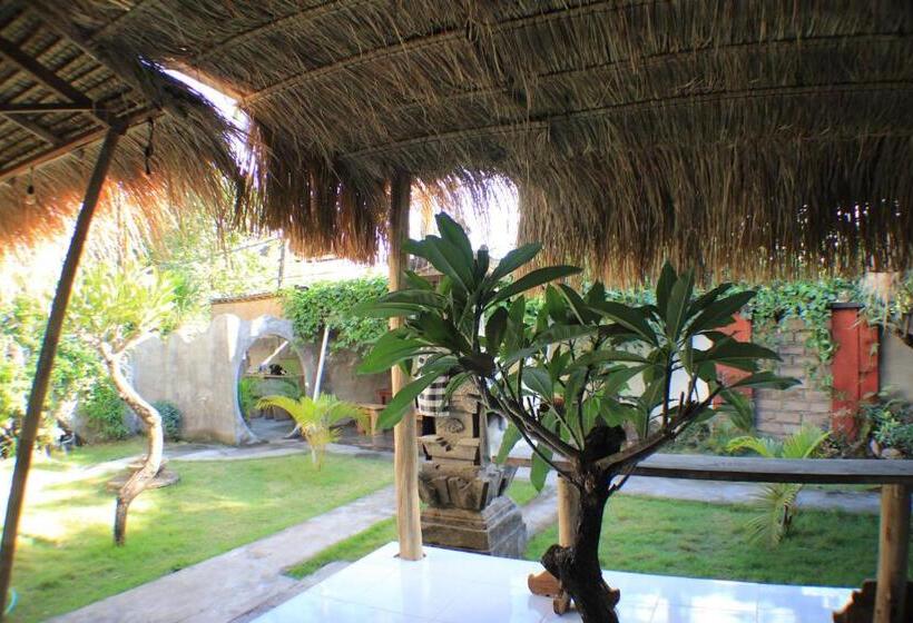 Black Sand Hostel Amed