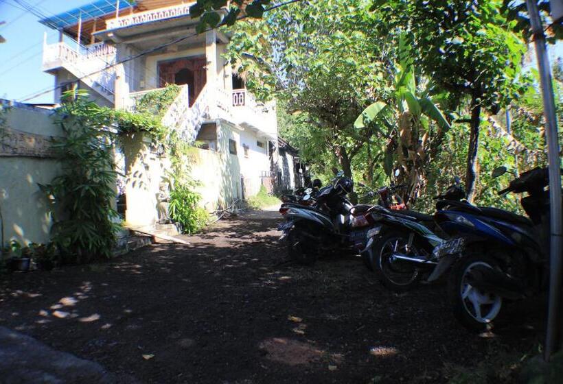 Black Sand Hostel Amed