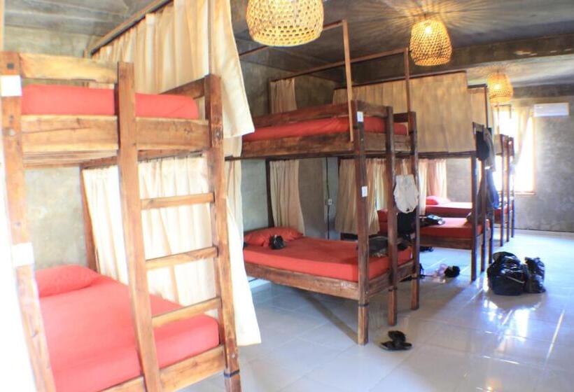 Black Sand Hostel Amed