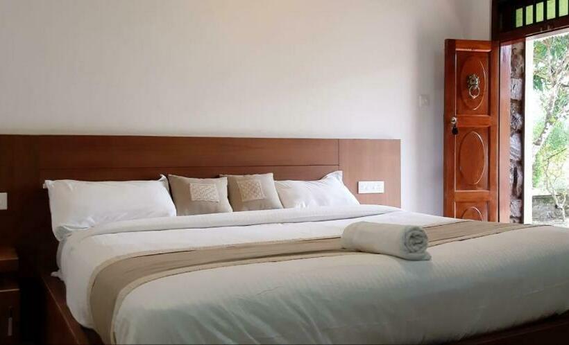 Cassells Jungle Resorts Thekkady