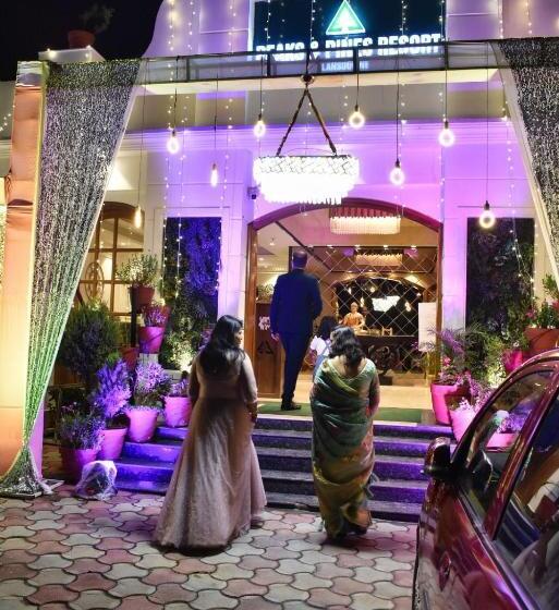 בית מלון כפרי Peaks And Pines Resort