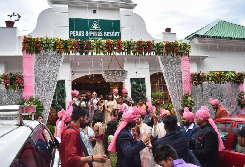 בית מלון כפרי Peaks And Pines Resort