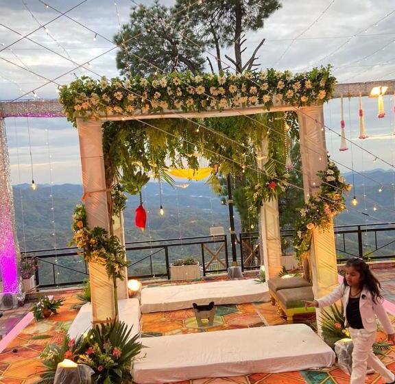 בית מלון כפרי Peaks And Pines Resort