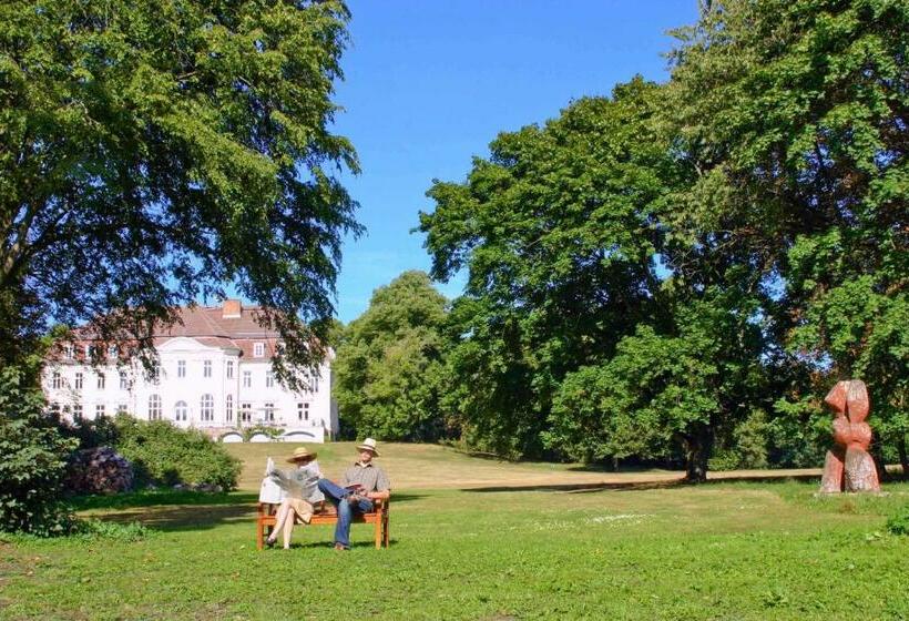 Отель Schloss Zinzow