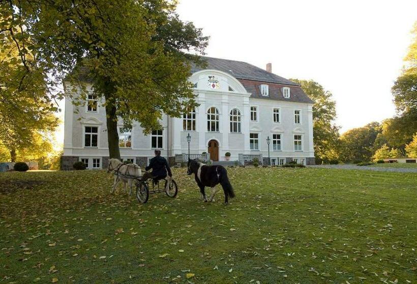 Отель Schloss Zinzow