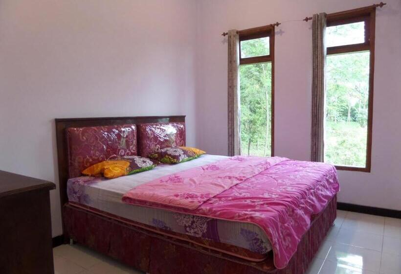 بنسيون Km 31 Sujono Guesthouse