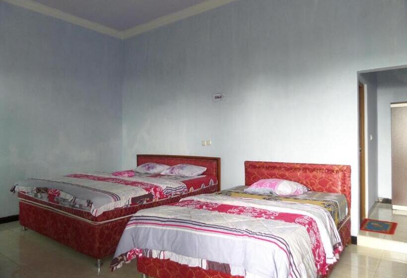פנסיון Km 31 Sujono Guesthouse