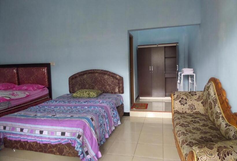 פנסיון Km 31 Sujono Guesthouse